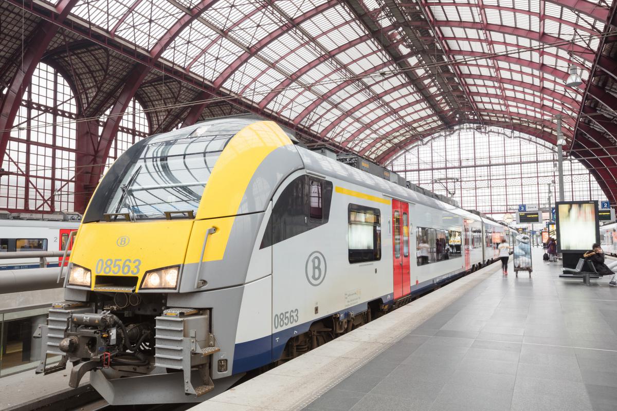 sfeerbeeld - trein in het station van Antwerpen
